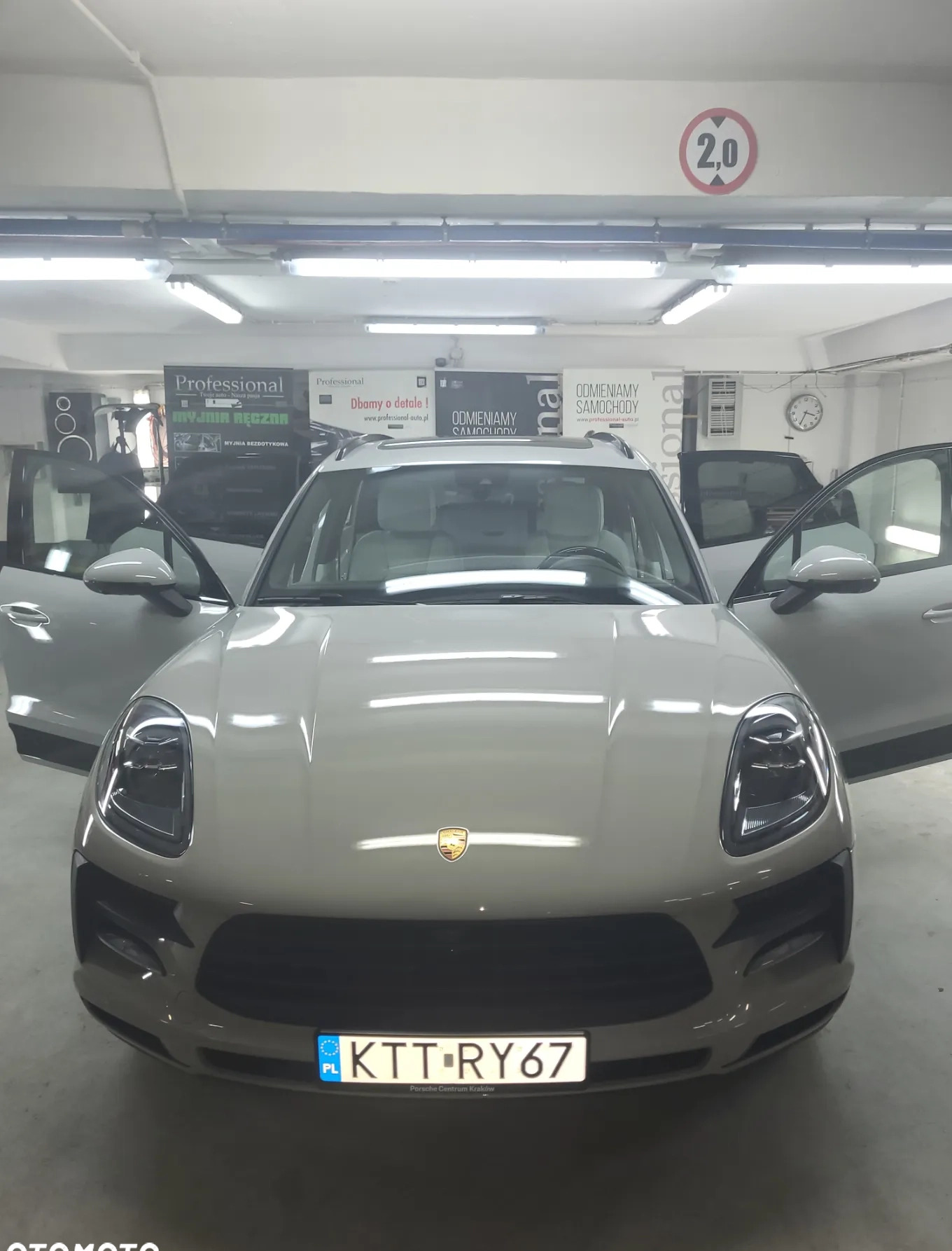 Porsche Macan cena 259000 przebieg: 21450, rok produkcji 2021 z Zakopane małe 529